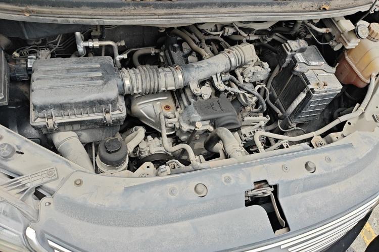 Used FORTHING Lingzhi 2019 M5L 1.6L 7-Seater Standard Model China VI Engine Bay