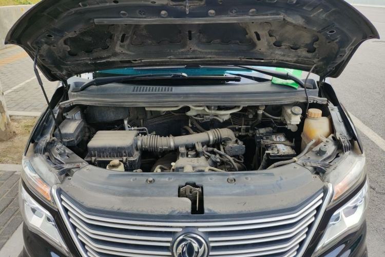 Used FORTHING Lingzhi 2019 Facelifted M5L 1.6L 9-Seater Base Model China VI Standard Engine Bay