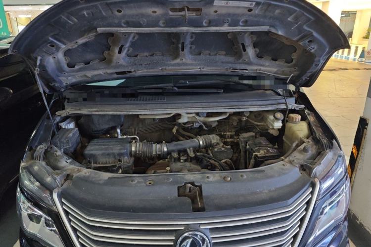 Used FORTHING Lingzhi 2019 M5L 1.6L 7-Seater Base Model China VI Standard Engine Bay