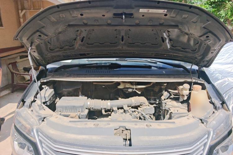 Used FORTHING Lingzhi 2019 M5L 1.6L 7-Seater Exclusive Model China VI Standard Engine Bay