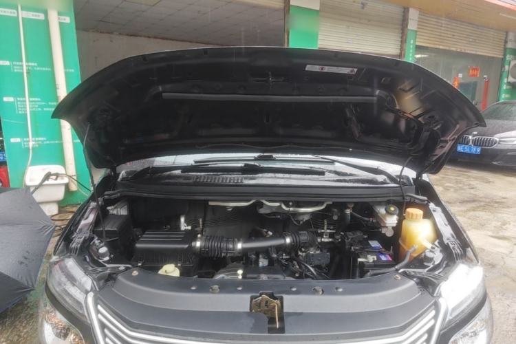 Used FORTHING Lingzhi 2019 M5L 1.6L 7-Seater Exclusive Model China VI Standard Engine Bay