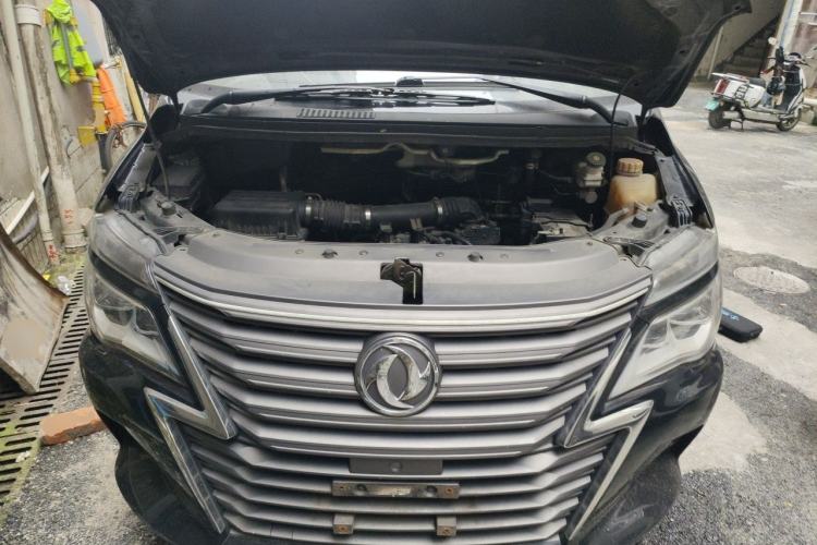 Used FORTHING Lingzhi 2019 M5L 1.6L 7-Seater Luxury Model China VI Standard Engine Bay