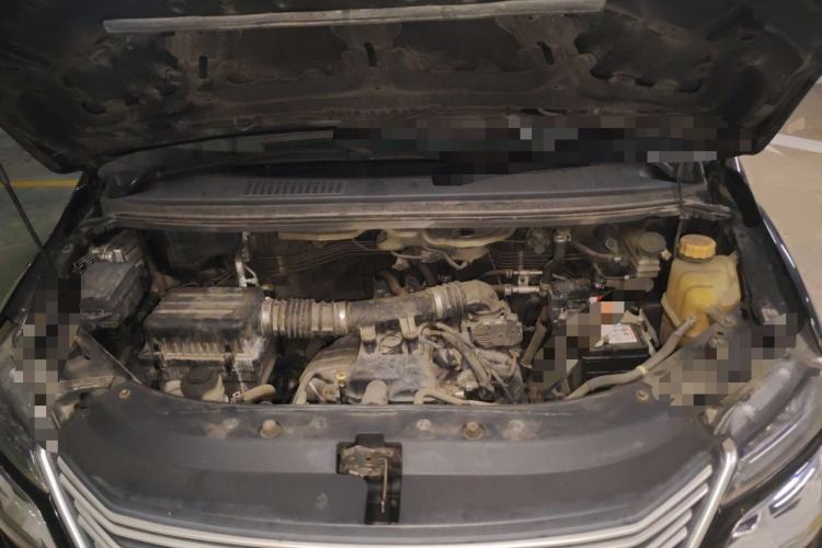 Used FORTHING Lingzhi 2019 M5L 1.6L 7-Seater Exclusive Model China VI Standard Engine Bay