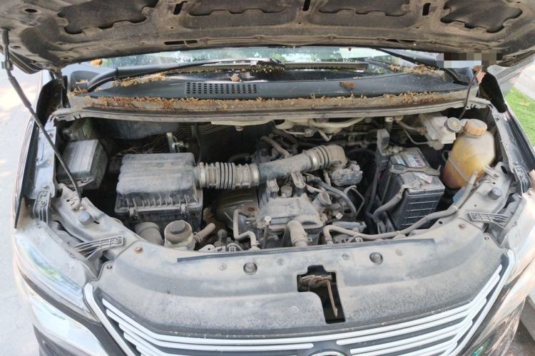 Used FORTHING Lingzhi 2019 M5L 1.6L 7-Seater Exclusive Model China VI Standard Engine Bay