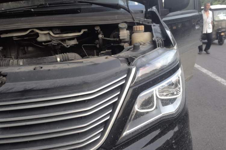 Used FORTHING Lingzhi 2019 M5 1.6L 7-Seater Base Model China VI Engine Bay Left