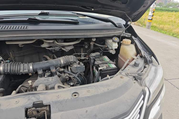 Used FORTHING Lingzhi 2019 M5L 1.6L 7-Seater Exclusive Model China VI Standard Engine Bay Left