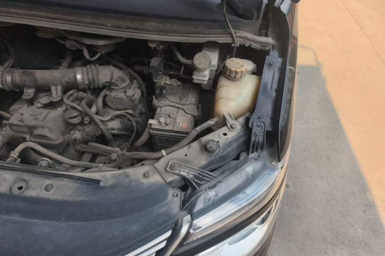 Used FORTHING Lingzhi 2019 M5L 1.6L 7-Seater Exclusive Model China VI Standard Engine Bay Left