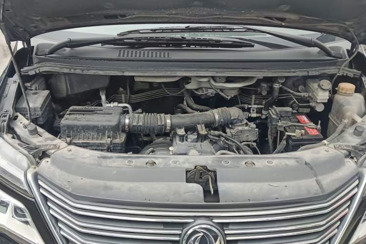 Used FORTHING Lingzhi 2019 M5L 1.6L 7-Seater Base Model China VI Standard Engine Bay