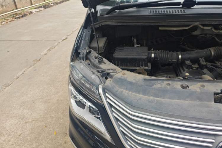 Used FORTHING Lingzhi 2019 M5L 1.6L 7-Seater Base Model China VI Standard Engine Bay Right