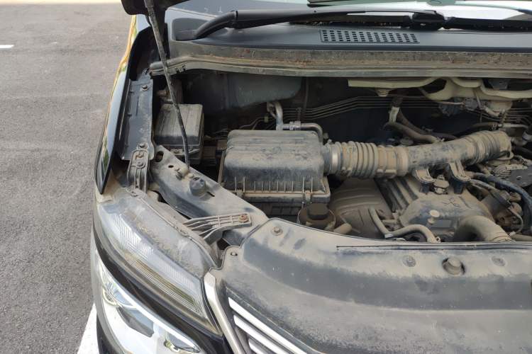 Used FORTHING Lingzhi 2019 M5L 1.6L 7-Seater Standard Model China VI Engine Bay Right