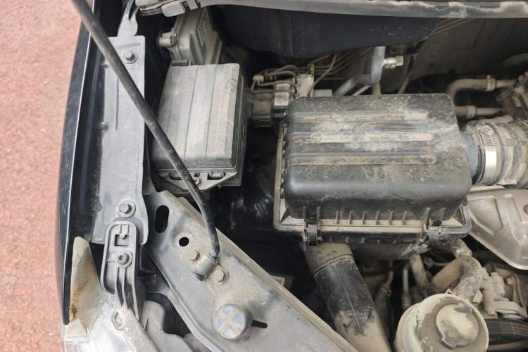 Used FORTHING Lingzhi 2019 M5 1.6L 7-Seater Base Model China VI Engine Bay Right