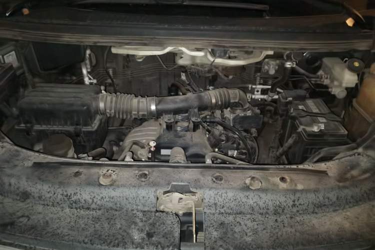 Used FORTHING Lingzhi 2019 M5L 1.6L 7-Seater Standard Model China VI Engine Bay