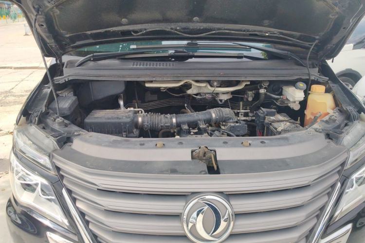 Used FORTHING Lingzhi 2019 M5L 1.6L 7-Seater Luxury Model China VI Standard Engine Bay
