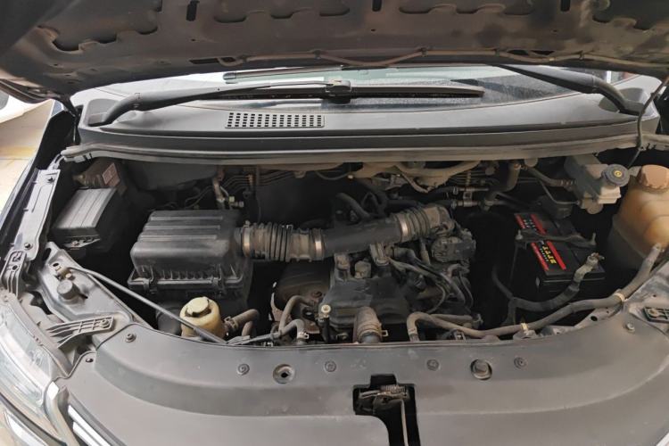 Used FORTHING Lingzhi 2019 M5L 1.6L 7-Seater Exclusive Model China VI Standard Engine Bay