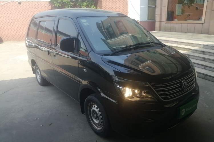 Used FORTHING Lingzhi 2019 M5 1.6L 7-Seater Exclusive Model China VI Standard Front Right 45 Deg