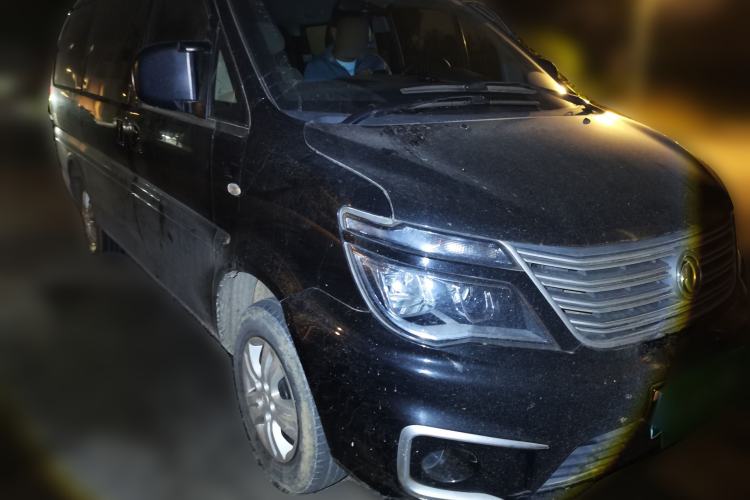 Used FORTHING Lingzhi 2019 M5L 1.6L 7-Seater Standard Model China VI Front Right 45 Deg