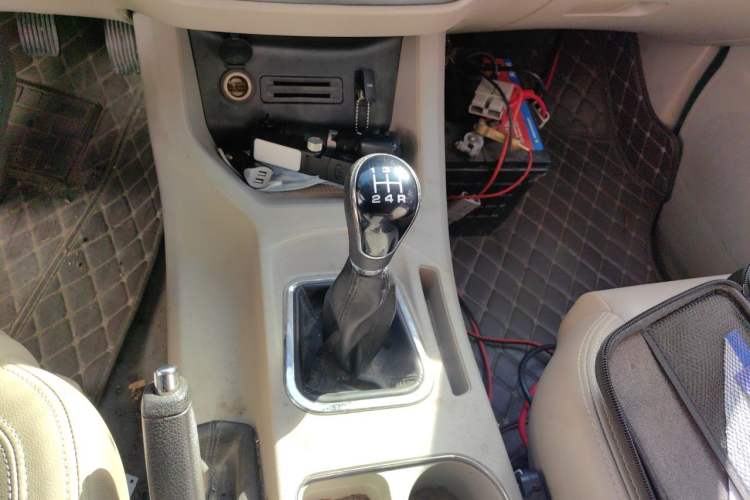 Used FORTHING Lingzhi 2019 M5L 1.6L 7-Seater Luxury Model China VI Standard Gear Lever
