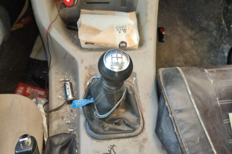 Used FORTHING Lingzhi 2019 M5L 1.6L 7-Seater Base Model China VI Standard Gear Lever
