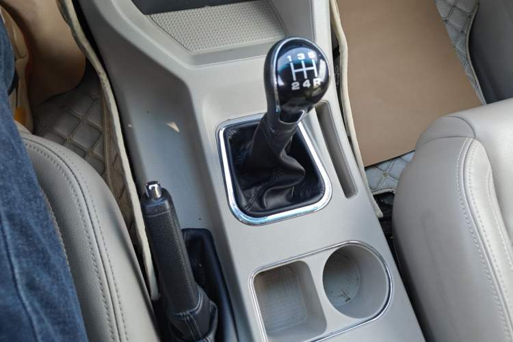 Used FORTHING Lingzhi 2019 M5L 1.6L 7-Seater Luxury Model China VI Standard Gear Lever