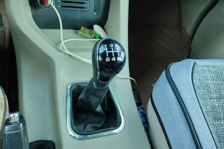 Used FORTHING Lingzhi 2019 Facelifted M5L 1.6L 9-Seater Base Model China VI Standard Gear Lever