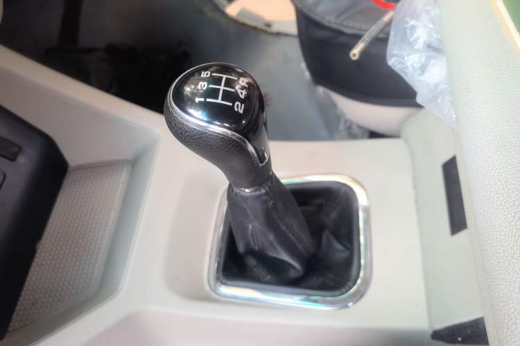 Used FORTHING Lingzhi 2019 M5 1.6L 7-Seater Base Model China VI Gear Lever