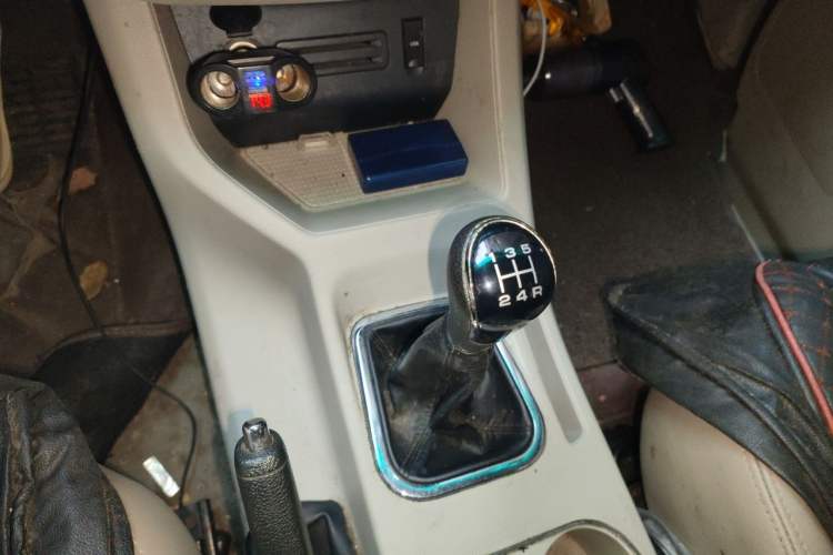 Used FORTHING Lingzhi 2019 M5L 1.6L 7-Seater Luxury Model China VI Standard Gear Lever