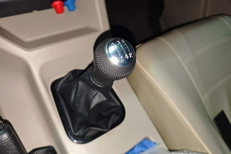 Used FORTHING Lingzhi 2019 M5L 1.6L 7-Seater Standard Model China VI Gear Lever