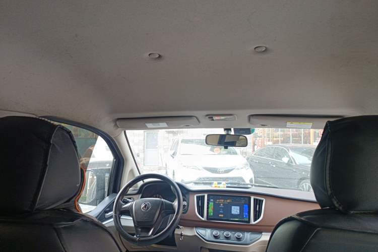 Used FORTHING Lingzhi 2019 Facelifted M5L 1.6L 7-Seater Base Model China VI Standard Headliner