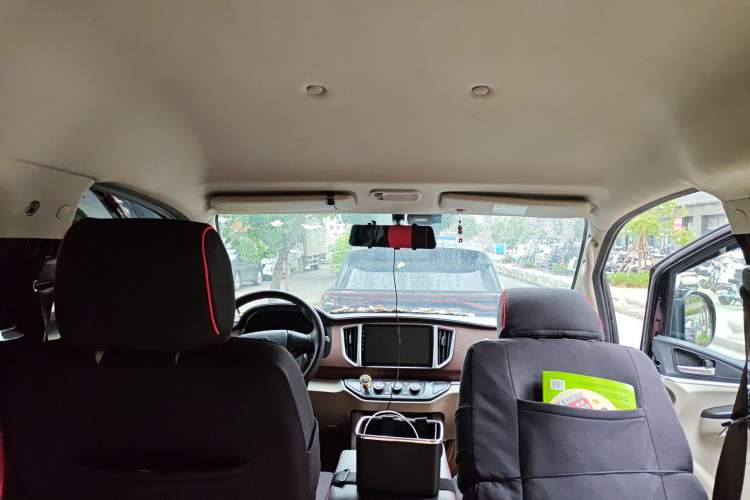 Used FORTHING Lingzhi 2019 M5L 1.6L 7-Seater Base Model China VI Standard Headliner