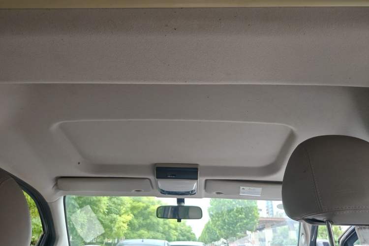 Used FORTHING Lingzhi 2019 M5L 1.6L 7-Seater Luxury Model China VI Standard Headliner