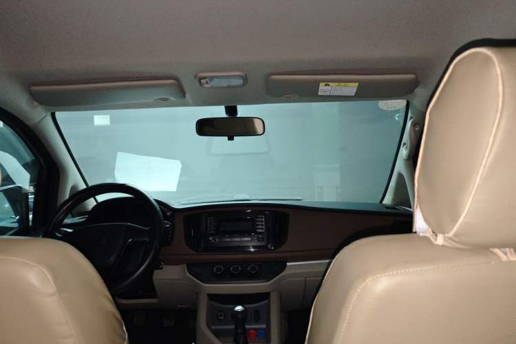 Used FORTHING Lingzhi 2019 M5L 1.6L 7-Seater Standard Model China VI Headliner