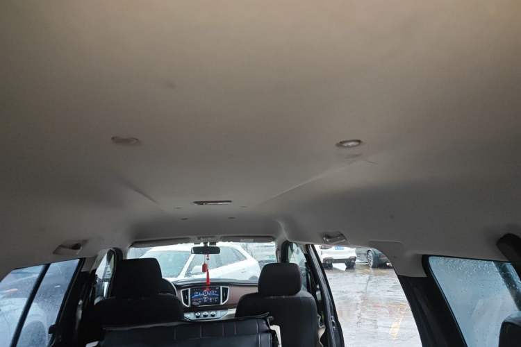 Used FORTHING Lingzhi 2019 Facelifted M5L 1.6L 7-Seater Base Model China VI Standard Headliner