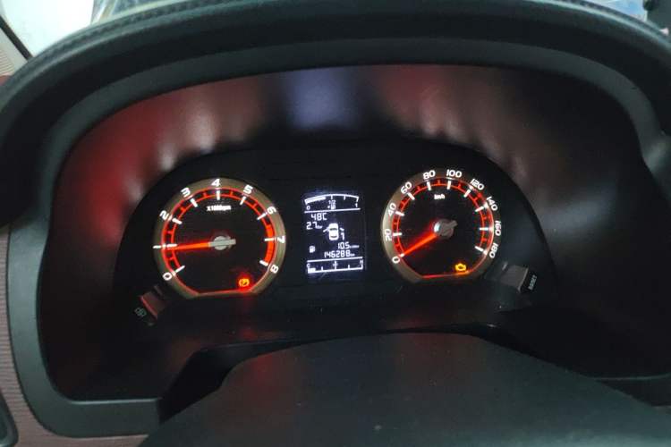 Used FORTHING Lingzhi 2019 Facelifted M5L 1.6L 7-Seater Base Model China VI Standard Instrument Cluster