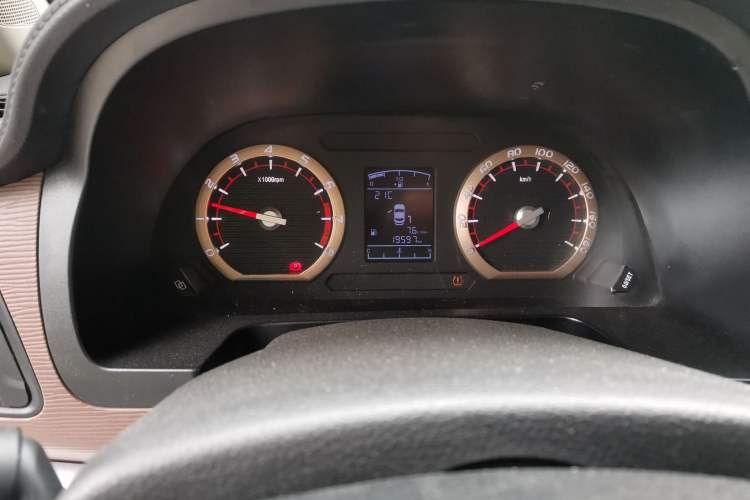 Used FORTHING Lingzhi 2019 Facelifted M5L 1.6L 7-Seater Base Model China VI Standard Instrument Cluster