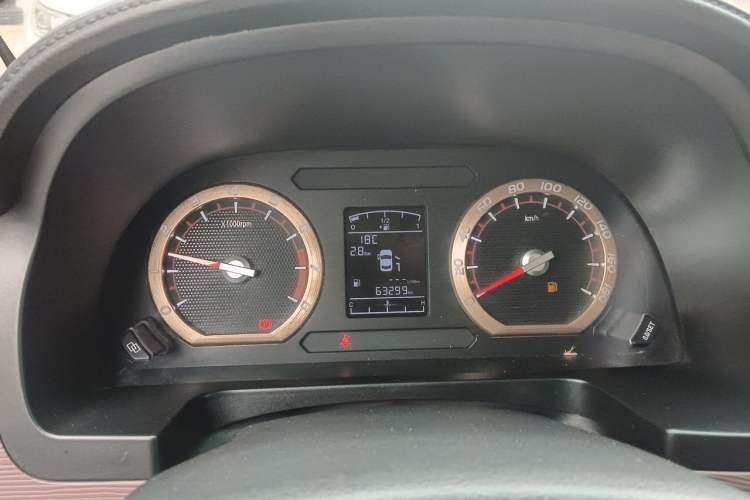 Used FORTHING Lingzhi 2019 M5L 1.6L 7-Seater Base Model China VI Standard Instrument Cluster