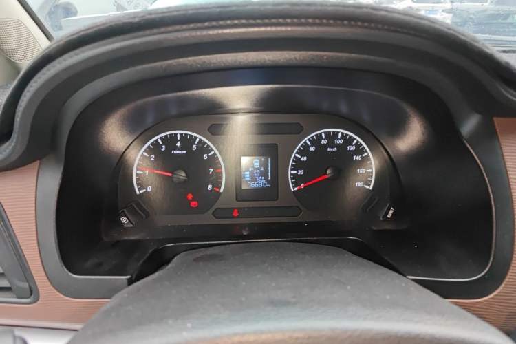 Used FORTHING Lingzhi 2019 Facelifted M5L 1.6L 7-Seater Base Model China VI Standard Instrument Cluster