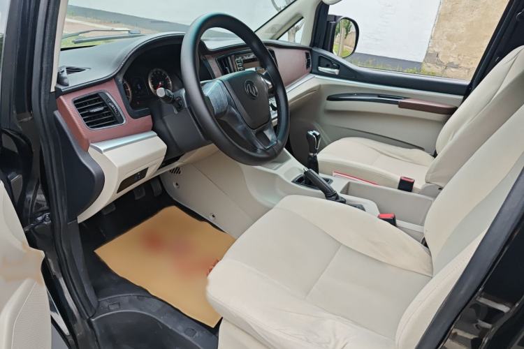 Used FORTHING Lingzhi 2019 M5L 1.6L 7-Seater Exclusive Model China VI Standard Interior 1