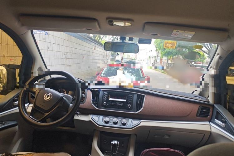 Used FORTHING Lingzhi 2019 M5L 1.6L 7-Seater Base Model China VI Standard Interior 2