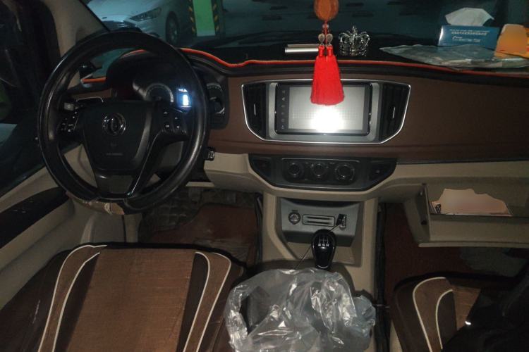 Used FORTHING Lingzhi 2019 M5L 1.6L 7-Seater Luxury Model China VI Standard Interior 2
