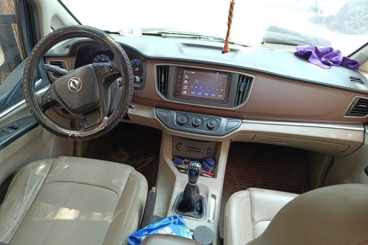 Used FORTHING Lingzhi 2019 M5L 1.6L 7-Seater Luxury Model China VI Standard Interior 2