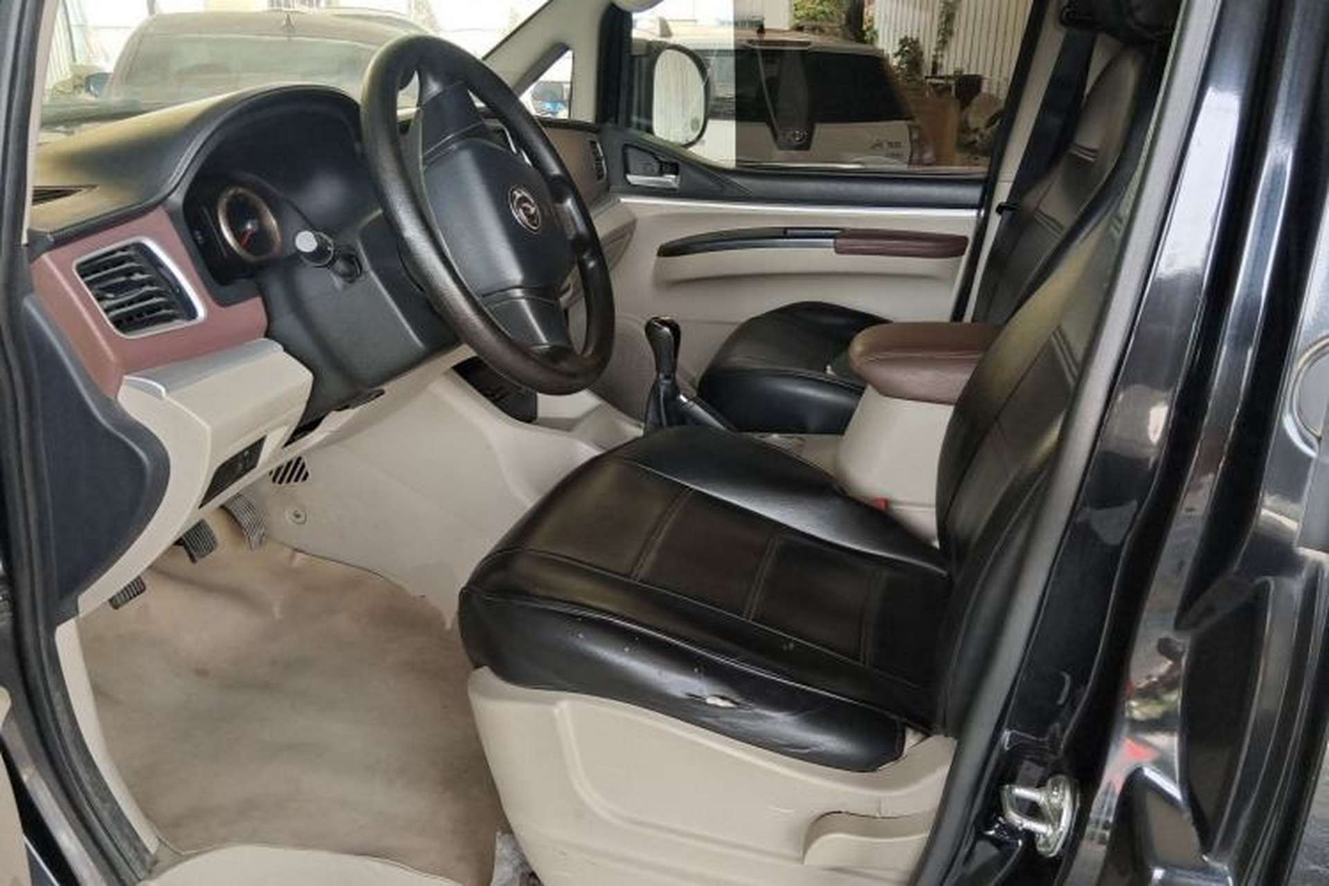 Used FORTHING Lingzhi 2019 M5L 1.6L 7-Seater Comfort Model China VI Standard Left Front Seat
