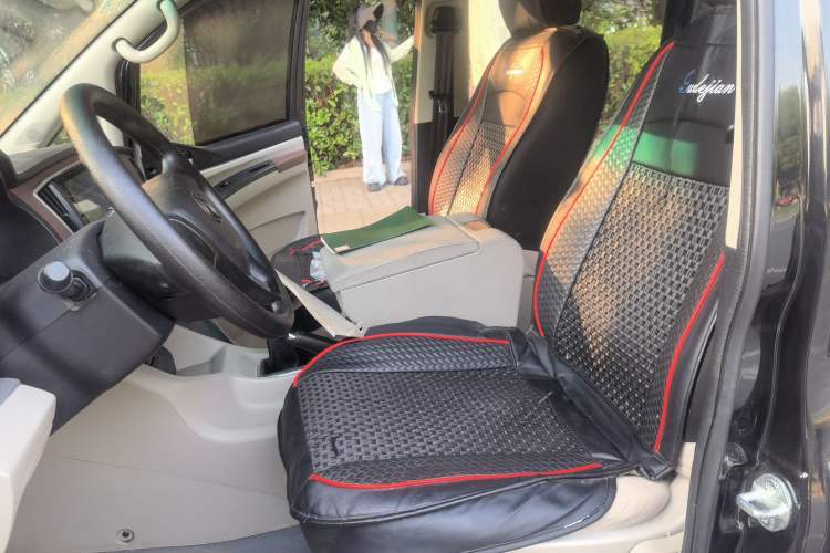 Used FORTHING Lingzhi 2019 M5 1.6L 7-Seater Base Model China VI Left Front Seat
