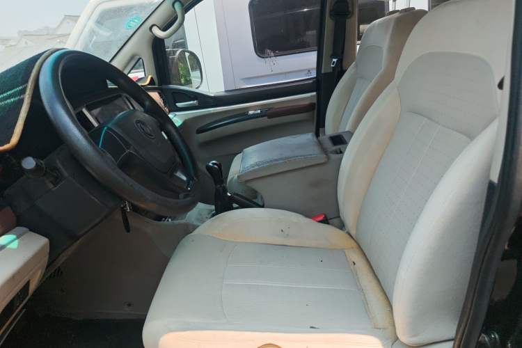 Used FORTHING Lingzhi 2019 M5L 1.6L 7-Seater Base Model China VI Standard Left Front Seat