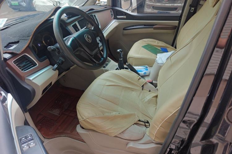 Used FORTHING Lingzhi 2019 M5L 1.6L 7-Seater Standard Model China VI Left Front Seat
