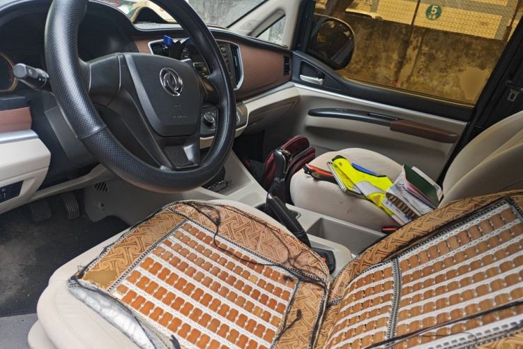 Used FORTHING Lingzhi 2019 M5L 1.6L 7-Seater Base Model China VI Standard Left Front Seat