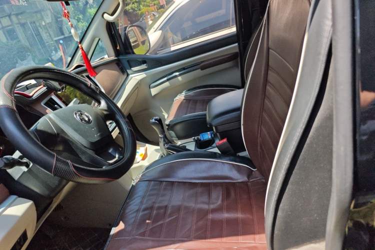 Used FORTHING Lingzhi 2019 Facelifted M5L 1.6L 7-Seater Base Model China VI Standard Left Front Seat