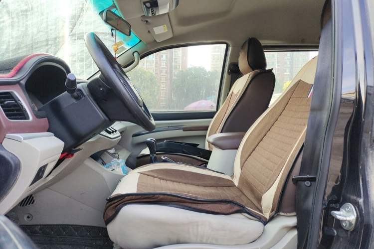 Used FORTHING Lingzhi 2019 M5L 1.6L 7-Seater Comfort Model China VI Standard Left Front Seat