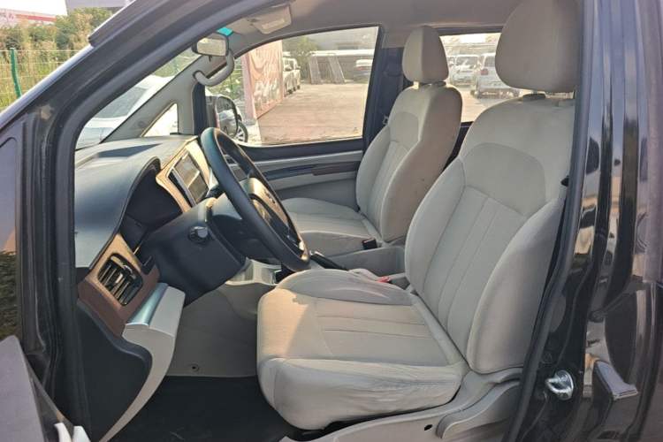 Used FORTHING Lingzhi 2019 Facelifted M5L 1.6L 7-Seater Base Model China VI Standard Left Front Seat