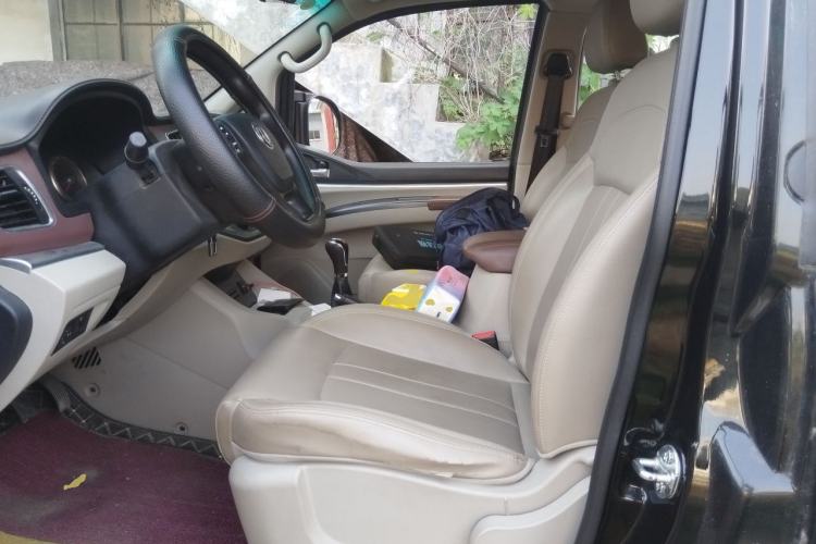 Used FORTHING Lingzhi 2019 M5 1.6L 7-Seater Luxury Model China VI Standard Left Front Seat