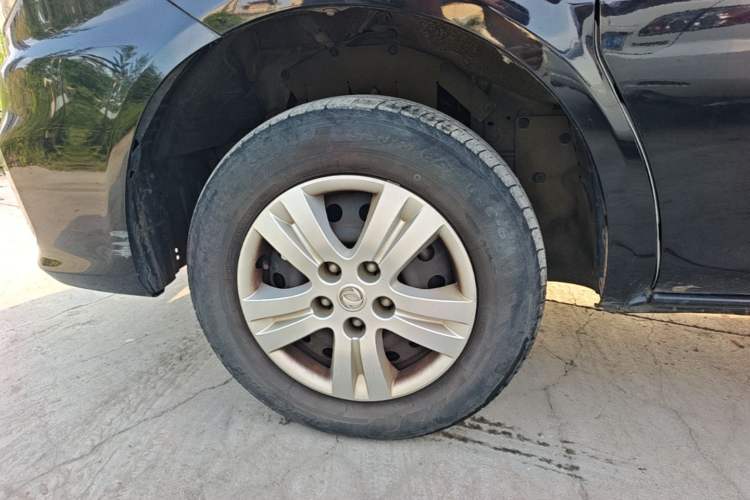 Used FORTHING Lingzhi 2019 Facelifted M5L 1.6L 7-Seater Base Model China VI Standard Left Front Wheel Hub
